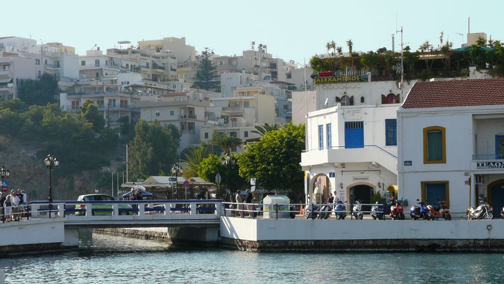 Verbindung zwischen Voulismeni-See und dem Meer